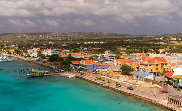 jetBlue: New York – Bonaire. $270 (Basic Economy) / $350 (Regular Economy). Roundtrip, including all Taxes